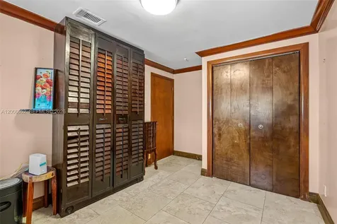 766 W 36th Street Hialeah FL 33012