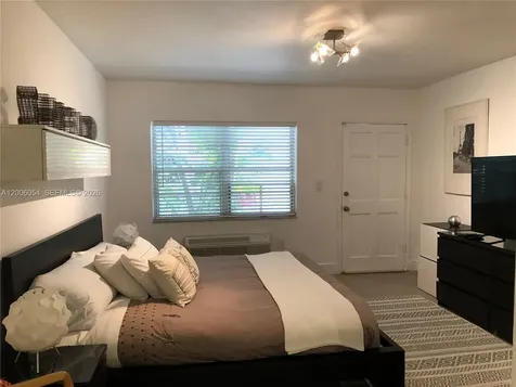 911 Meridian Avenue Miami Beach FL 33139