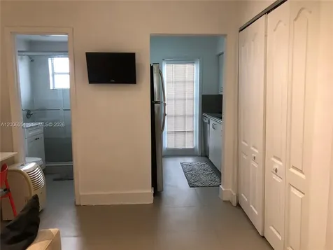 911 Meridian Avenue Miami Beach FL 33139