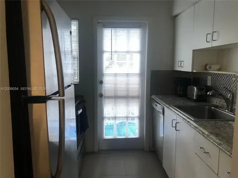 911 Meridian Avenue Miami Beach FL 33139