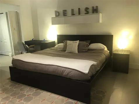 911 Meridian Avenue Miami Beach FL 33139