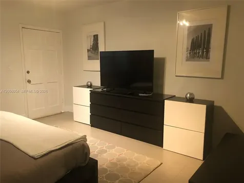 911 Meridian Avenue Miami Beach FL 33139