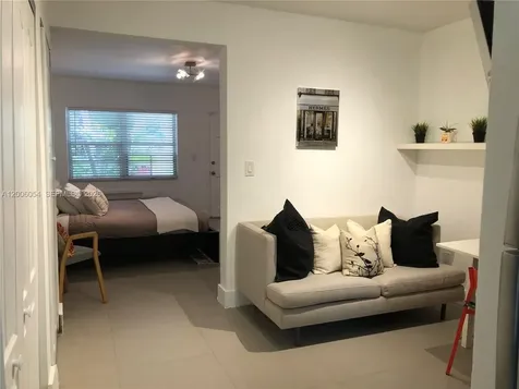 911 Meridian Avenue Miami Beach FL 33139