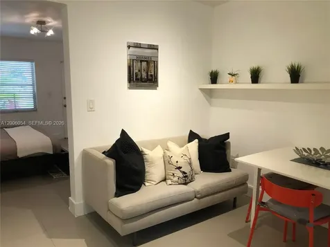 911 Meridian Avenue Miami Beach FL 33139