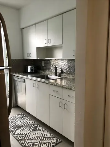 911 Meridian Avenue Miami Beach FL 33139