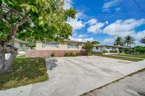 1225 NE 136th Terrace North Miami FL 33161