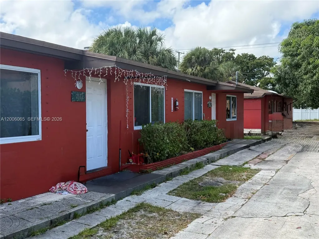 2513 Lincoln Street Hollywood FL 33020
