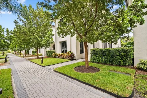 4392 NW 80 Avenue Doral FL 33166