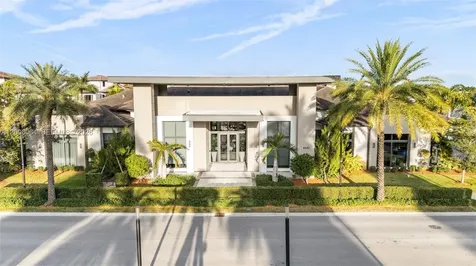 4392 NW 80 Avenue Doral FL 33166