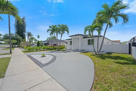 5580 Plunkett Street Hollywood FL 33021