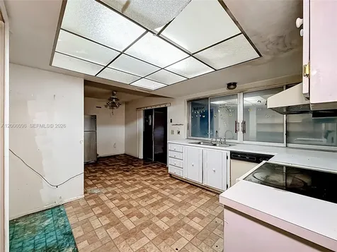 750 N Douglas Road Pembroke Pines FL 33024