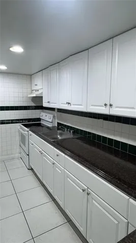 10090 NW 80th Court Hialeah Gardens FL 33016