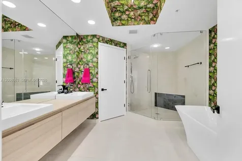 17111 Biscayne Boulevard North Miami Beach FL 33160