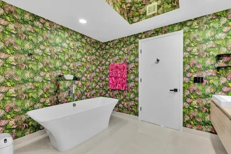 17111 Biscayne Boulevard North Miami Beach FL 33160