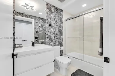 17111 Biscayne Boulevard North Miami Beach FL 33160