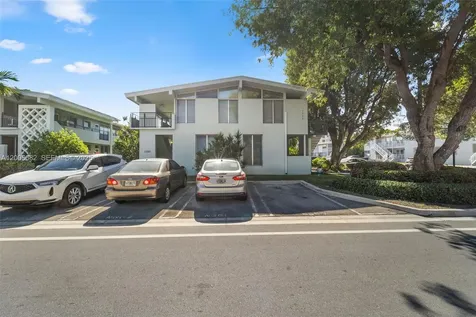 1060 98 Street Bay Harbor Islands FL 33154