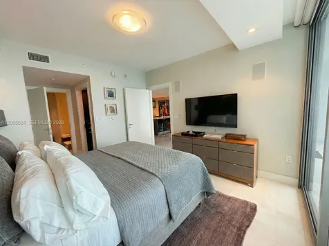 200 Biscayne Boulevard Way Miami FL 33131