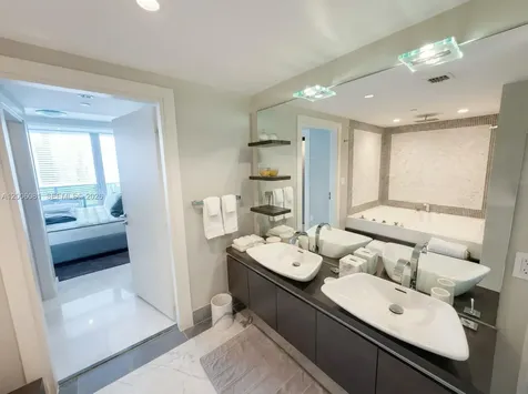 200 Biscayne Boulevard Way Miami FL 33131
