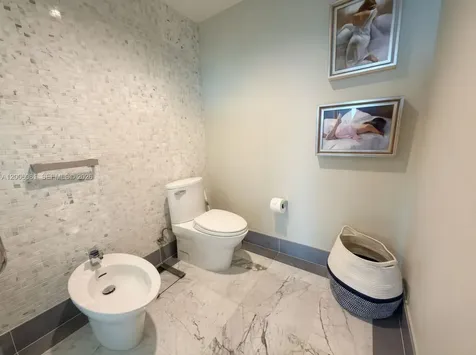 200 Biscayne Boulevard Way Miami FL 33131