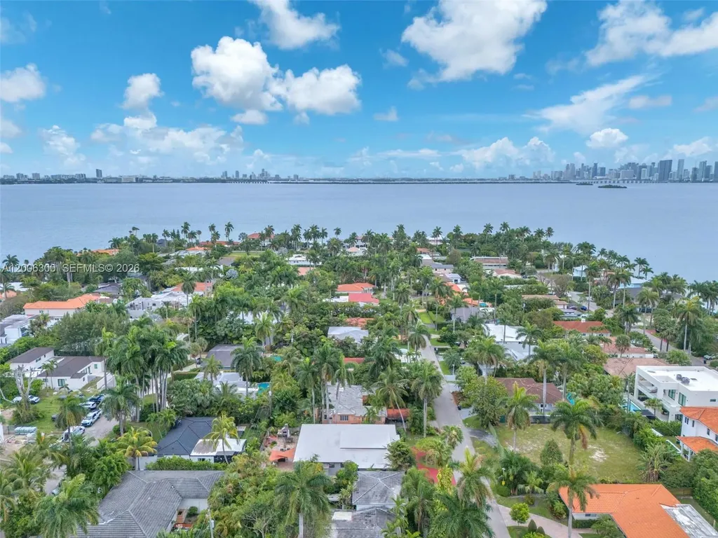 7701 Center Bay Drive North Bay Village FL 33141