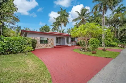 7701 Center Bay Drive North Bay Village FL 33141