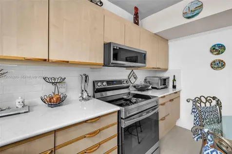 7701 Center Bay Drive North Bay Village FL 33141