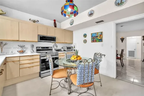 7701 Center Bay Drive North Bay Village FL 33141
