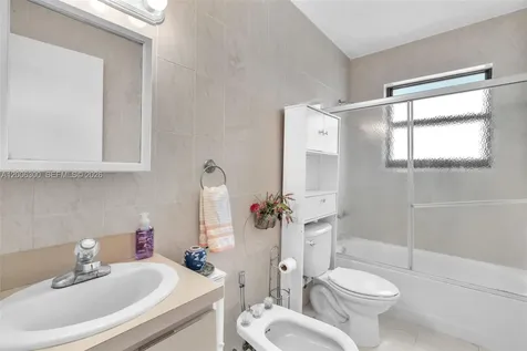 7701 Center Bay Drive North Bay Village FL 33141