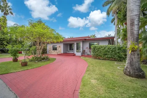 7701 Center Bay Drive North Bay Village FL 33141