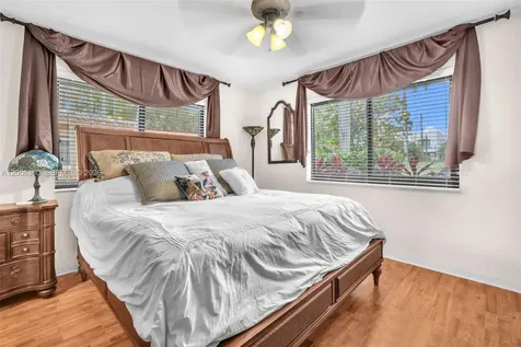 7701 Center Bay Drive North Bay Village FL 33141