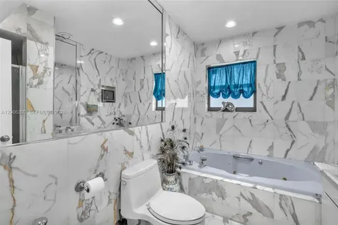 7701 Center Bay Drive North Bay Village FL 33141