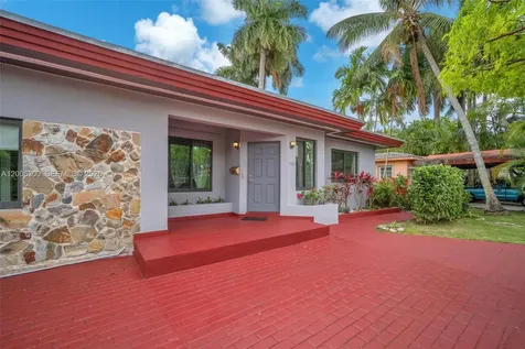 7701 Center Bay Drive North Bay Village FL 33141
