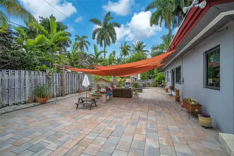 7701 Center Bay Drive North Bay Village FL 33141