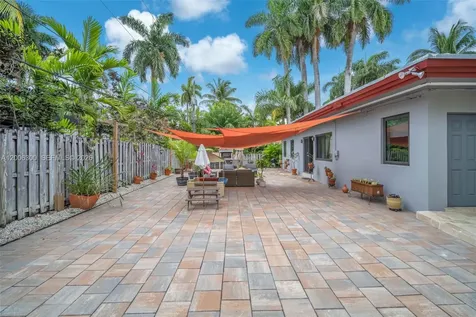 7701 Center Bay Drive North Bay Village FL 33141