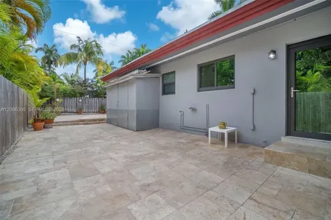 7701 Center Bay Drive North Bay Village FL 33141