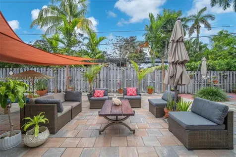 7701 Center Bay Drive North Bay Village FL 33141