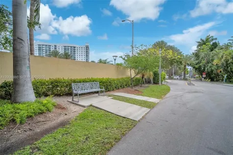7701 Center Bay Drive North Bay Village FL 33141