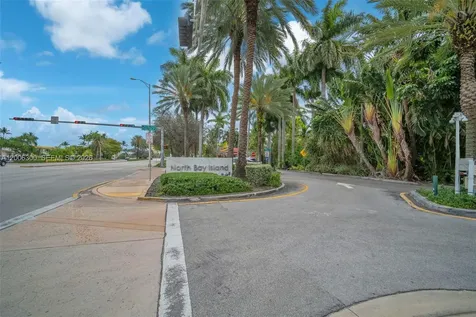 7701 Center Bay Drive North Bay Village FL 33141