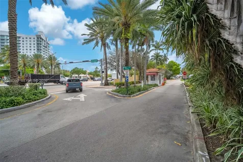 7701 Center Bay Drive North Bay Village FL 33141