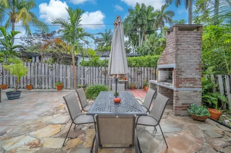 7701 Center Bay Drive North Bay Village FL 33141