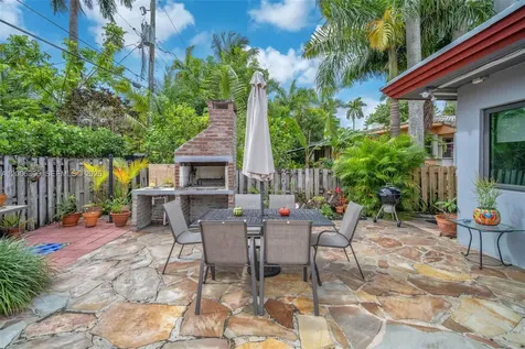 7701 Center Bay Drive North Bay Village FL 33141