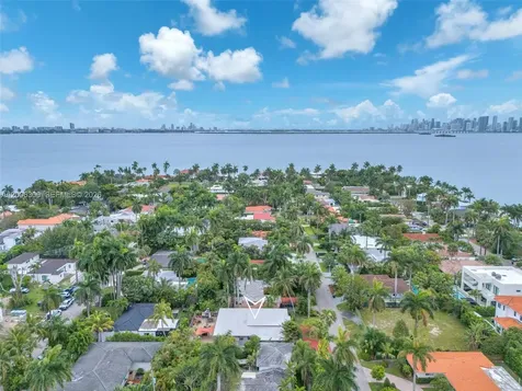 7701 Center Bay Drive North Bay Village FL 33141