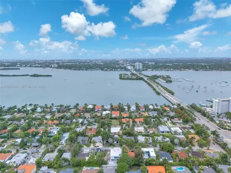 7701 Center Bay Drive North Bay Village FL 33141