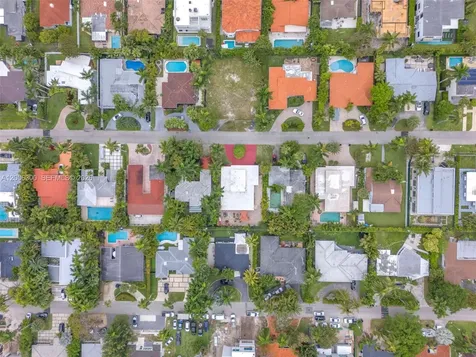 7701 Center Bay Drive North Bay Village FL 33141