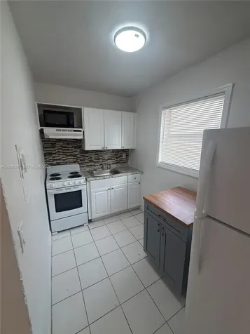 3669 Thomas Avenue Miami FL 33133