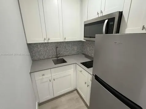 6647 SW 59th Place South Miami FL 33143