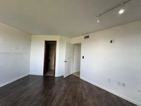 9715 Fontainebleau Boulevard Miami FL 33172