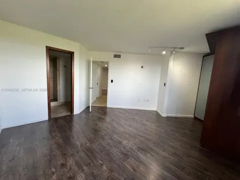 9715 Fontainebleau Boulevard Miami FL 33172