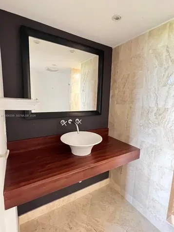 9715 Fontainebleau Boulevard Miami FL 33172