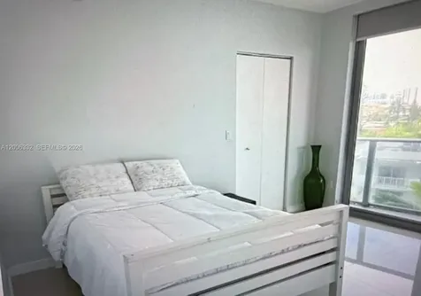 Miami FL 33132